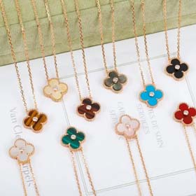 Quattro foglie di trifoglio (18 stili) - 2041  