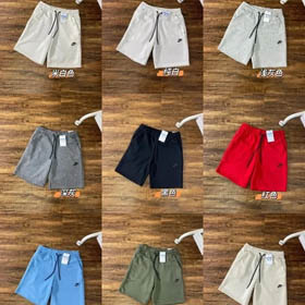 Pantaloni corti NIKE
